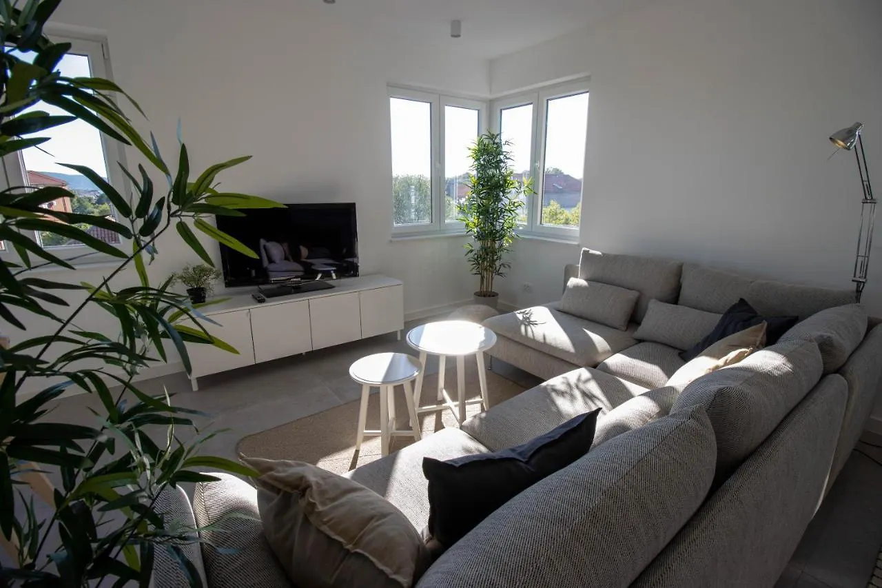 Apartman Senka 比奥格勒·纳·莫鲁 公寓